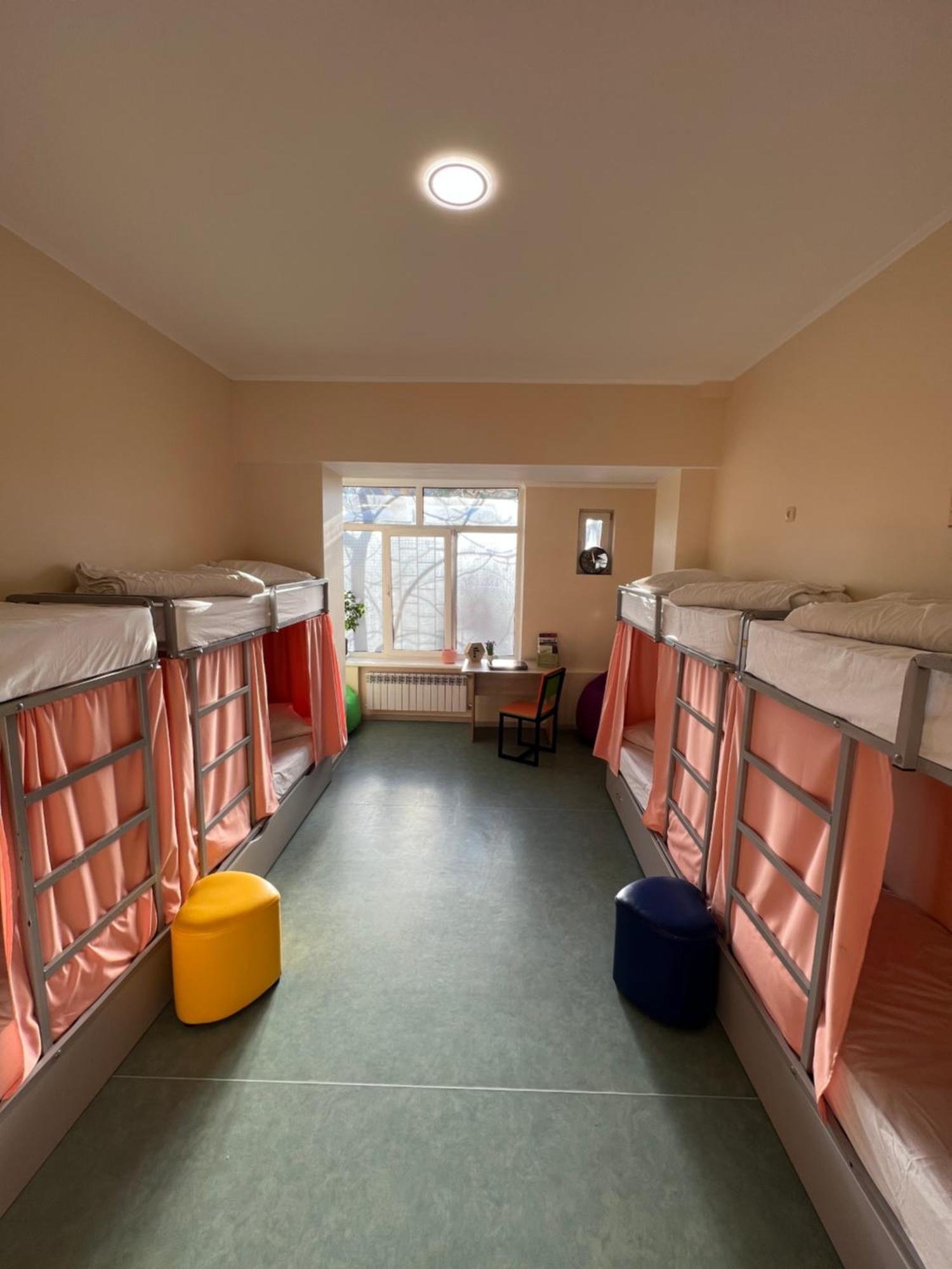 Demeevsky Hostel Kiev Buitenkant foto